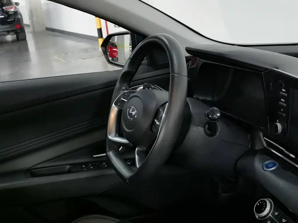 Hyundai Elantra — миниатюра 22