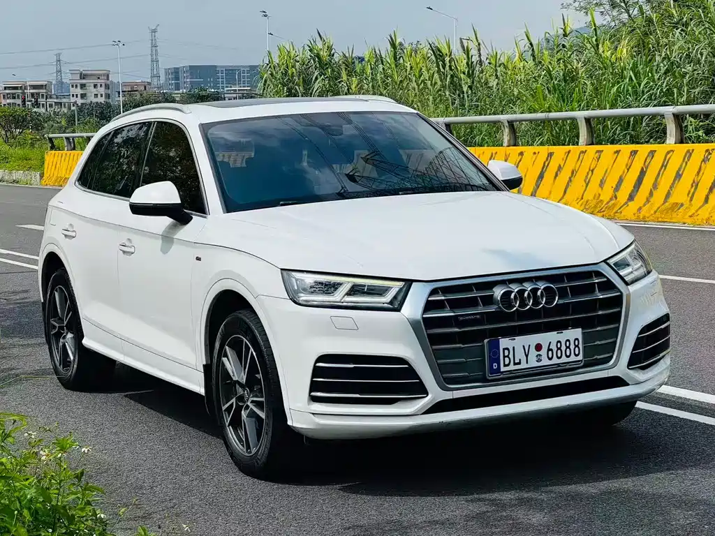 Audi Q5L — миниатюра 2
