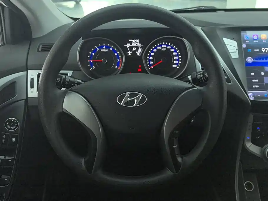 Hyundai Elantra Langdong — миниатюра 15