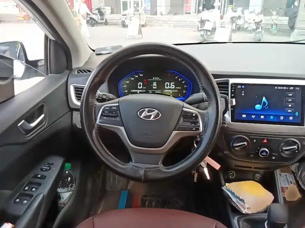 Hyundai Verna — миниатюра 6
