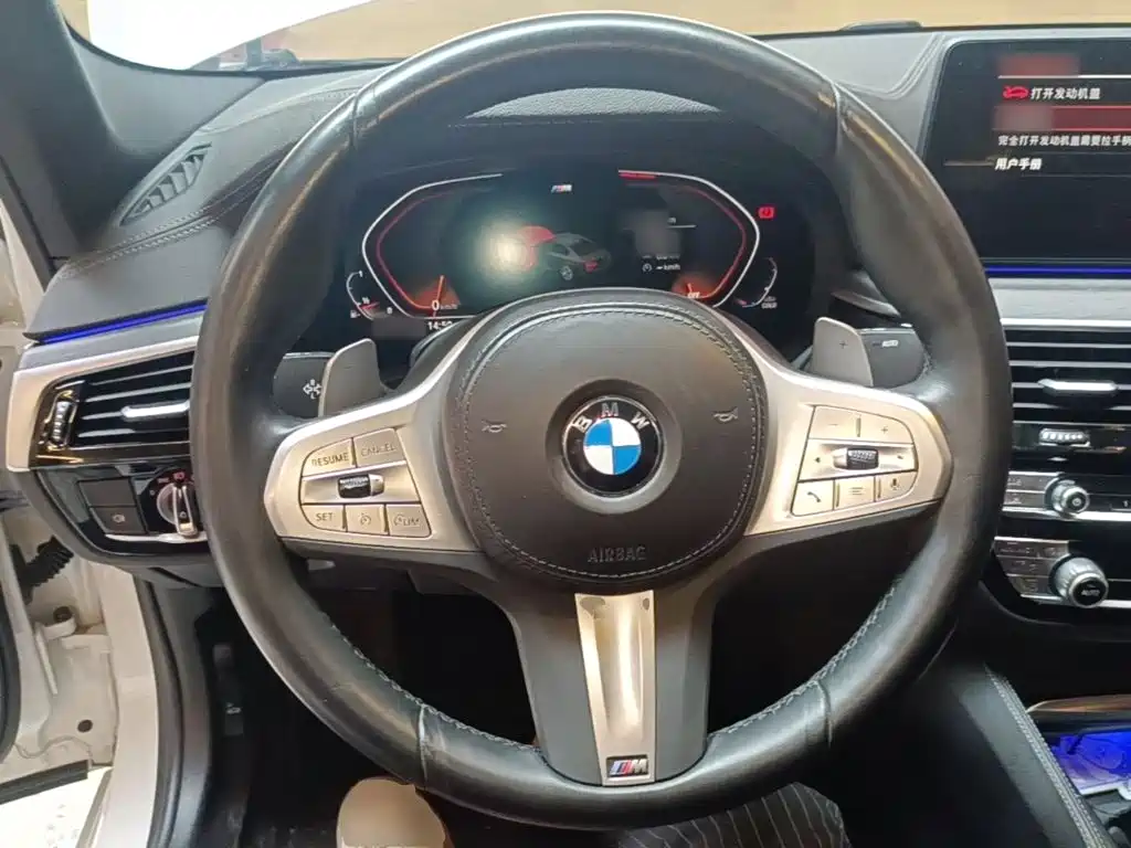 BMW 5 Series — миниатюра 11