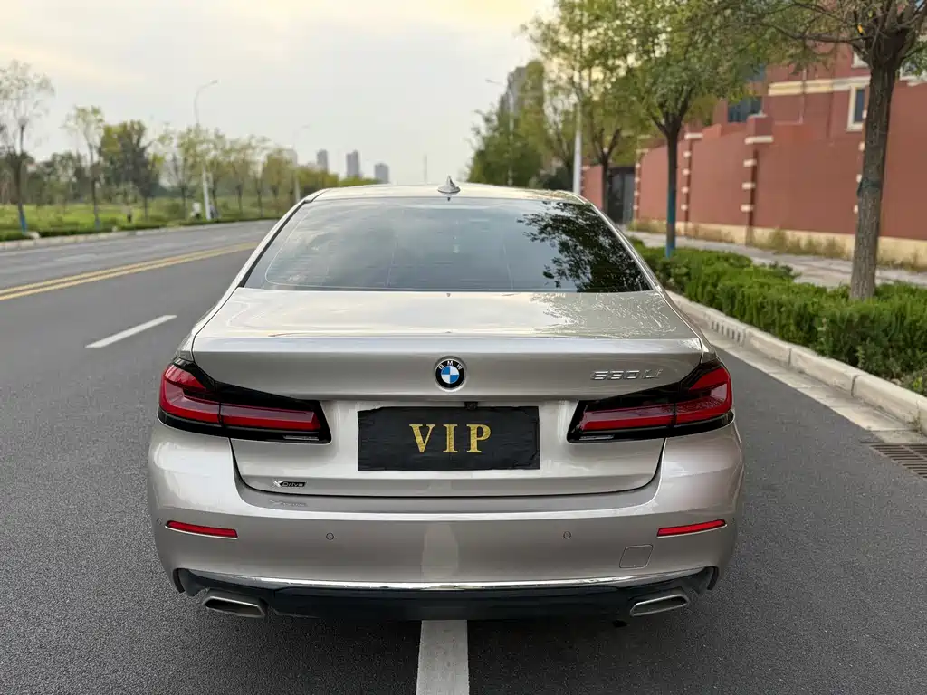 BMW 5 Series — миниатюра 14
