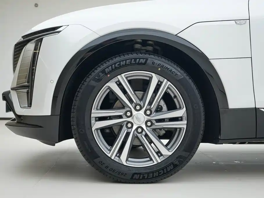 Cadillac Lyriq — миниатюра 11