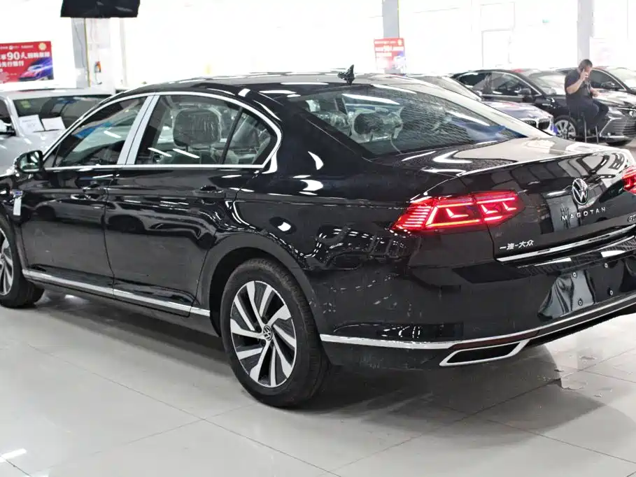 Volkswagen Magotan PHEV — миниатюра 15