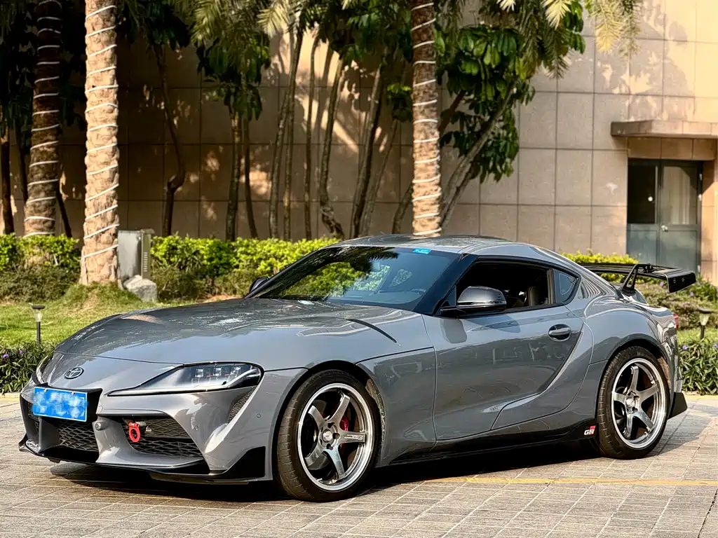 TOYOTA SUPRA