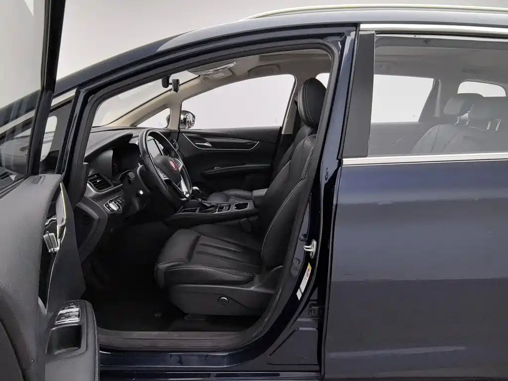 BYD MAX — миниатюра 10