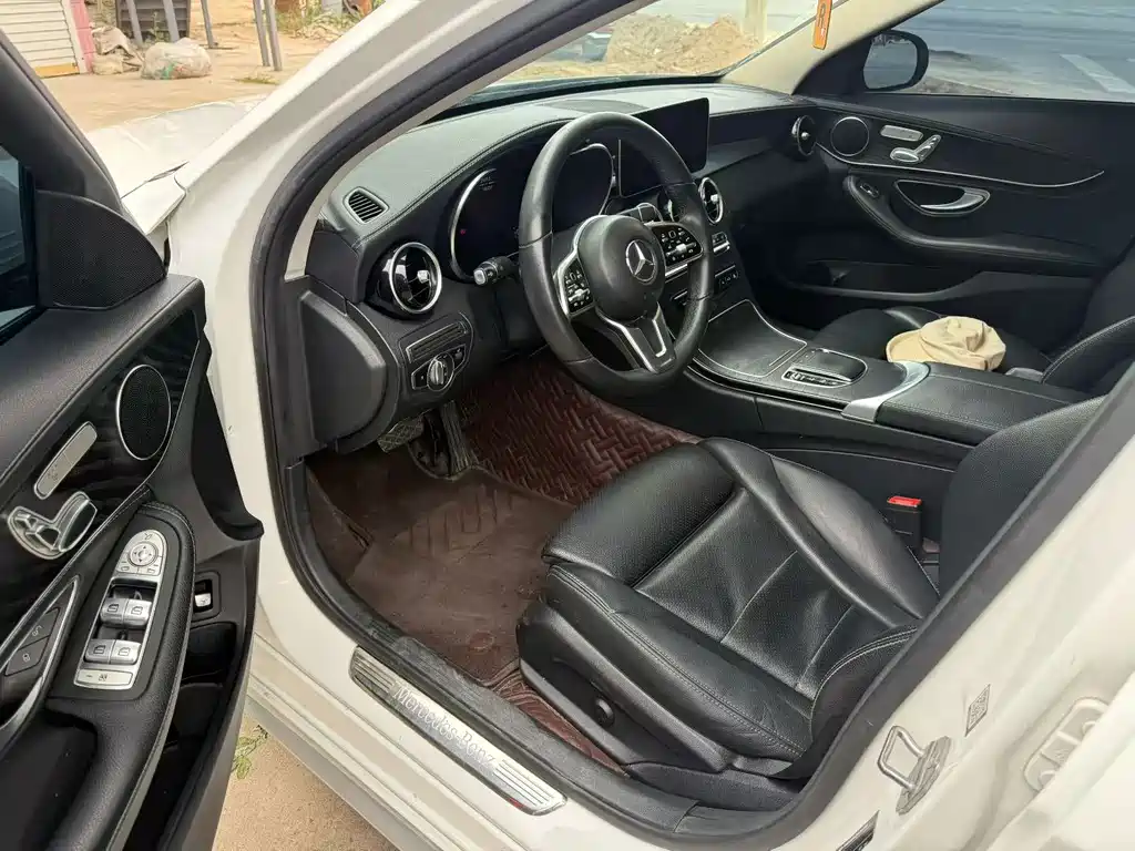 Mercedes-Benz C-Class — миниатюра 8