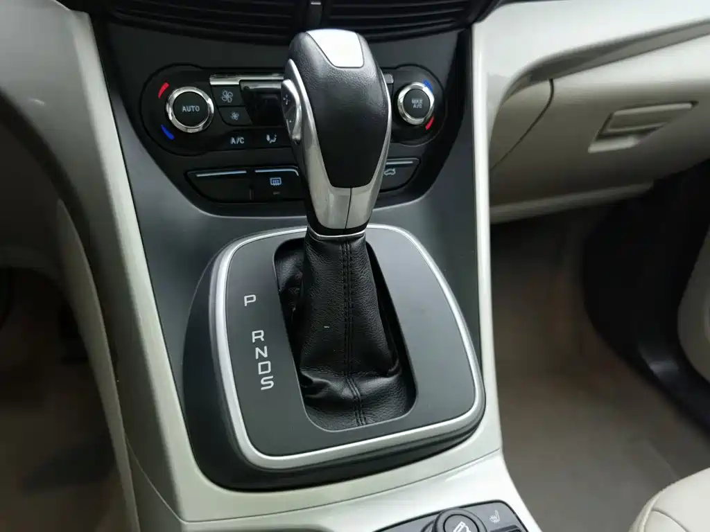 Ford Kuga — миниатюра 13