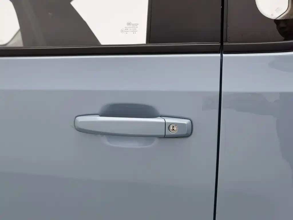 Wuling MINIEV — миниатюра 18