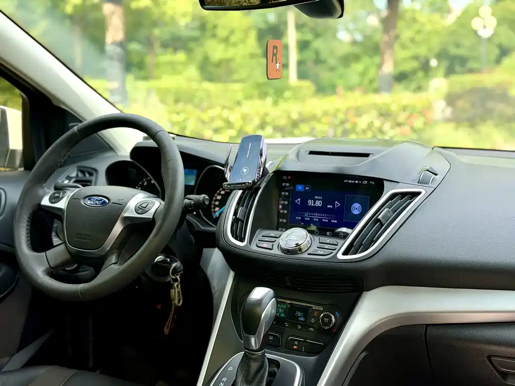 Ford Kuga — миниатюра 9