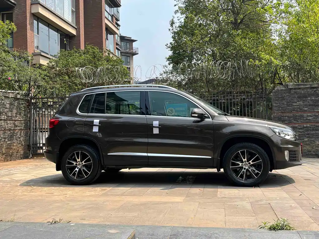 Volkswagen Tiguan 2015 1.8TSI AT Luxury