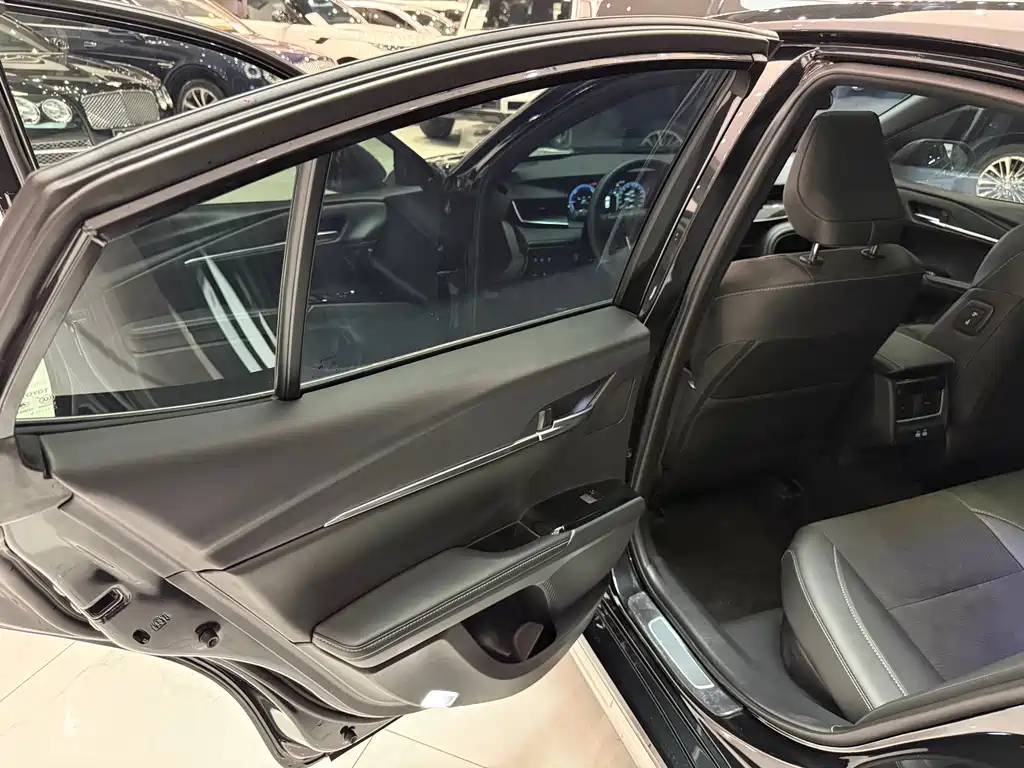 Toyota Camry 2024 2.0HXS Sport Plus