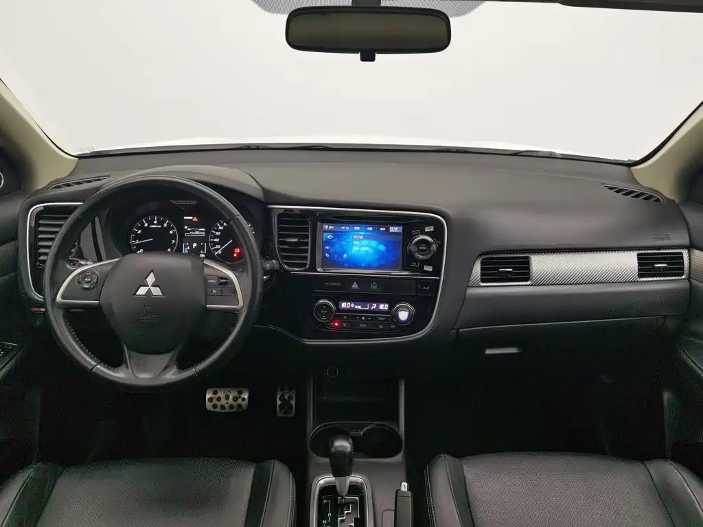 Mitsubishi Outlander (Import) — миниатюра 5