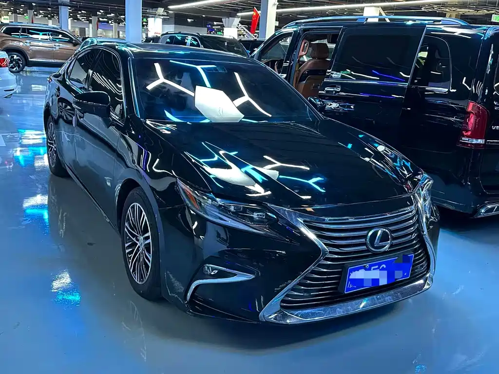 LEXUS  ES