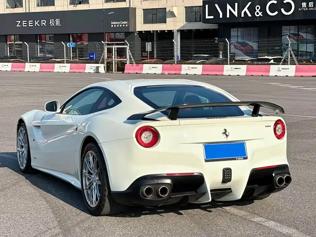 Ferrari F12berlinetta — миниатюра 7