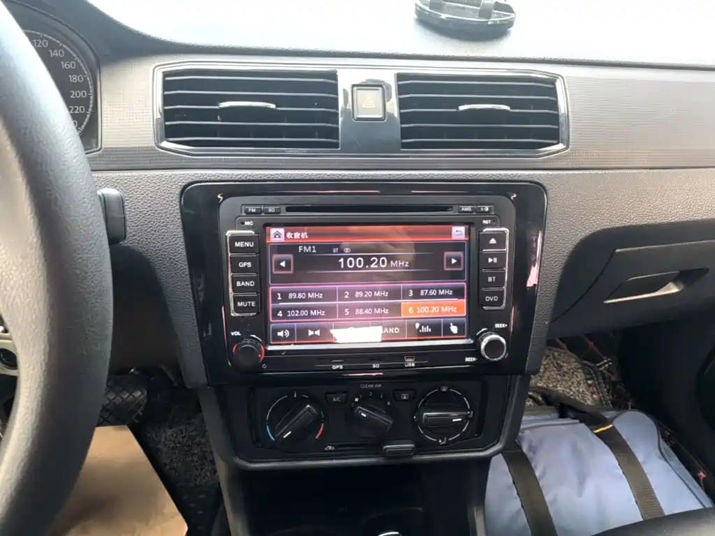 Volkswagen Santana — миниатюра 13
