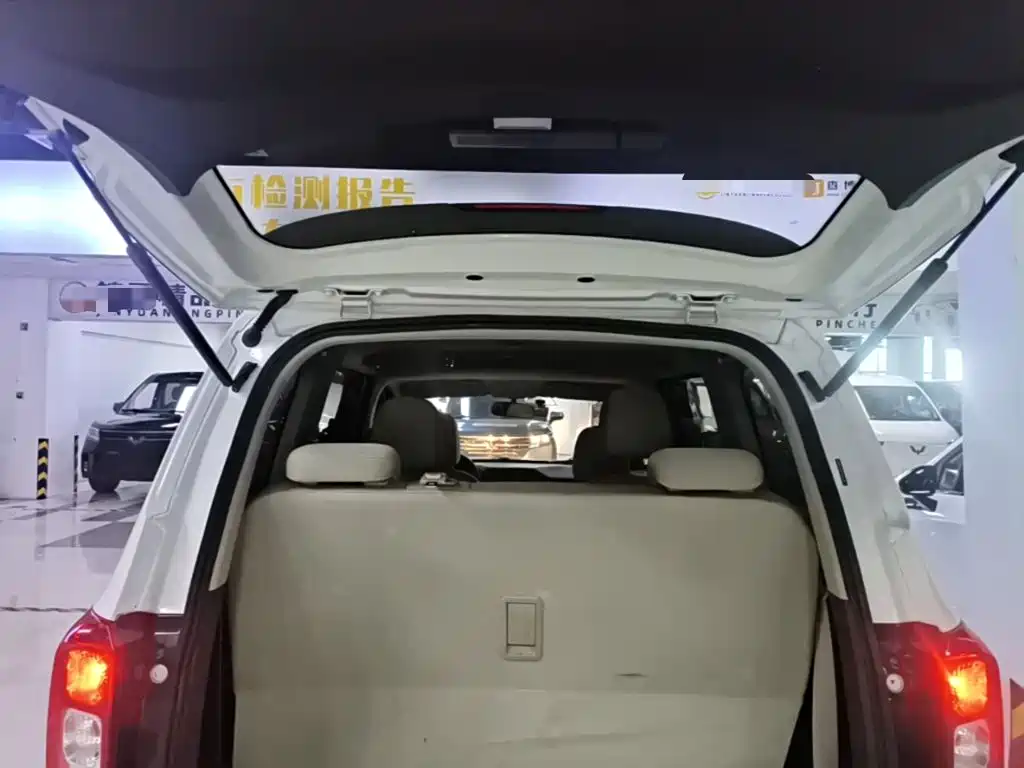 Wuling Hongguang — миниатюра 19