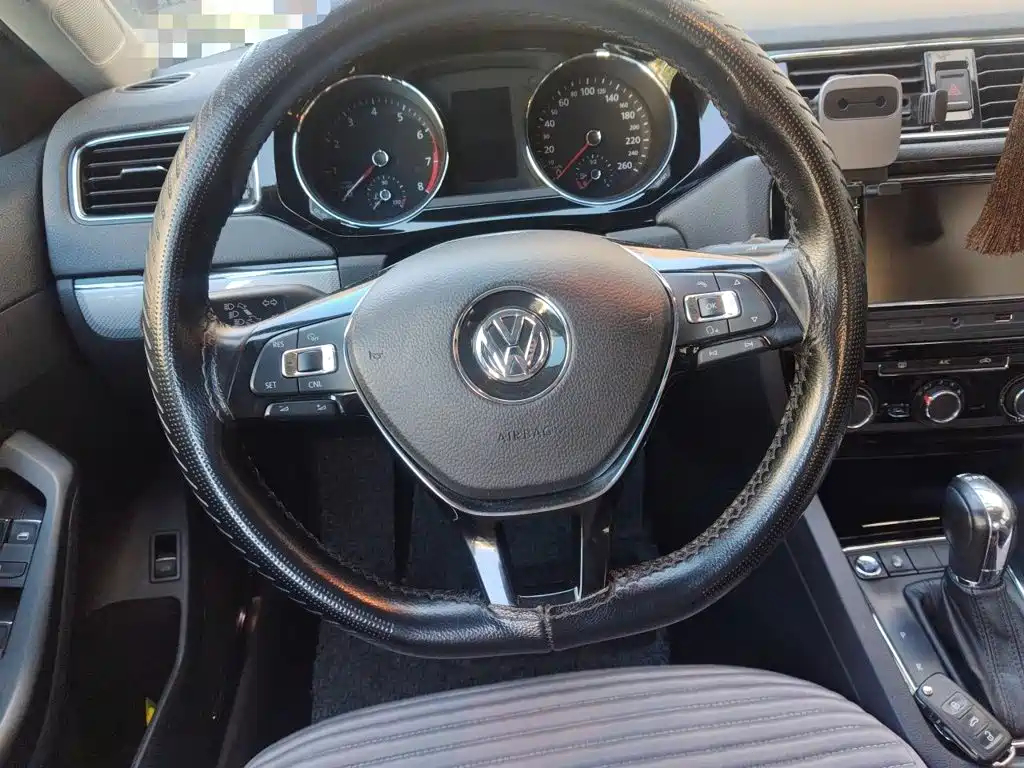 Volkswagen Sagitar — миниатюра 6