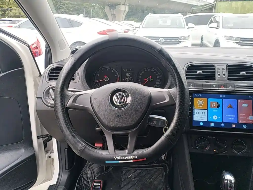 Volkswagen Polo — миниатюра 11