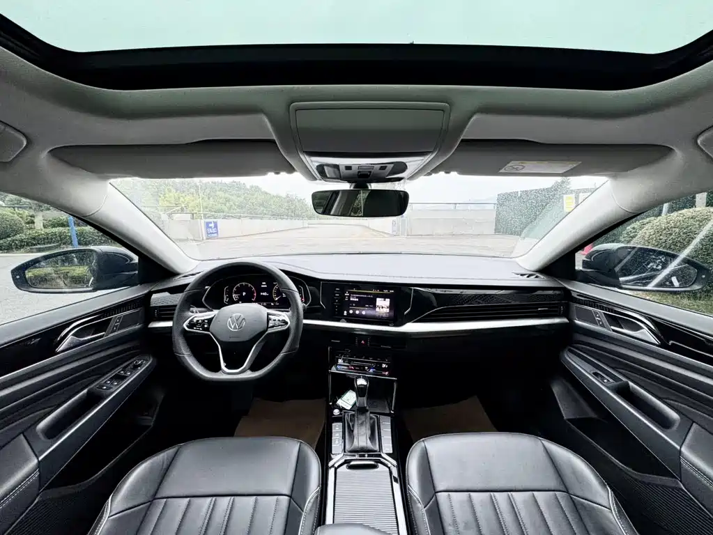 Volkswagen Passat 2023 330TSI Elite
