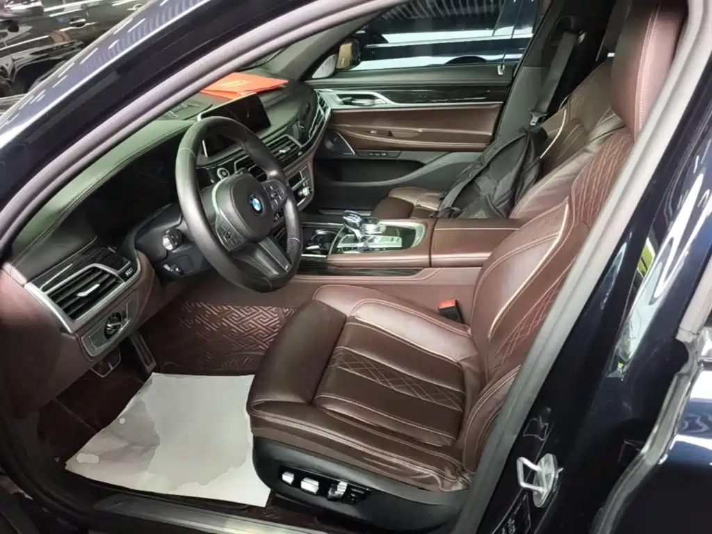 BMW 7 Series — миниатюра 15