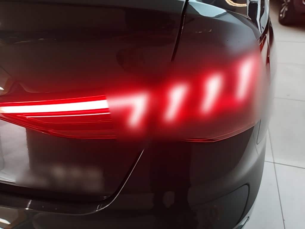 Audi A3 1.4 л 2024 г. Зелёный, пробег 15400 км