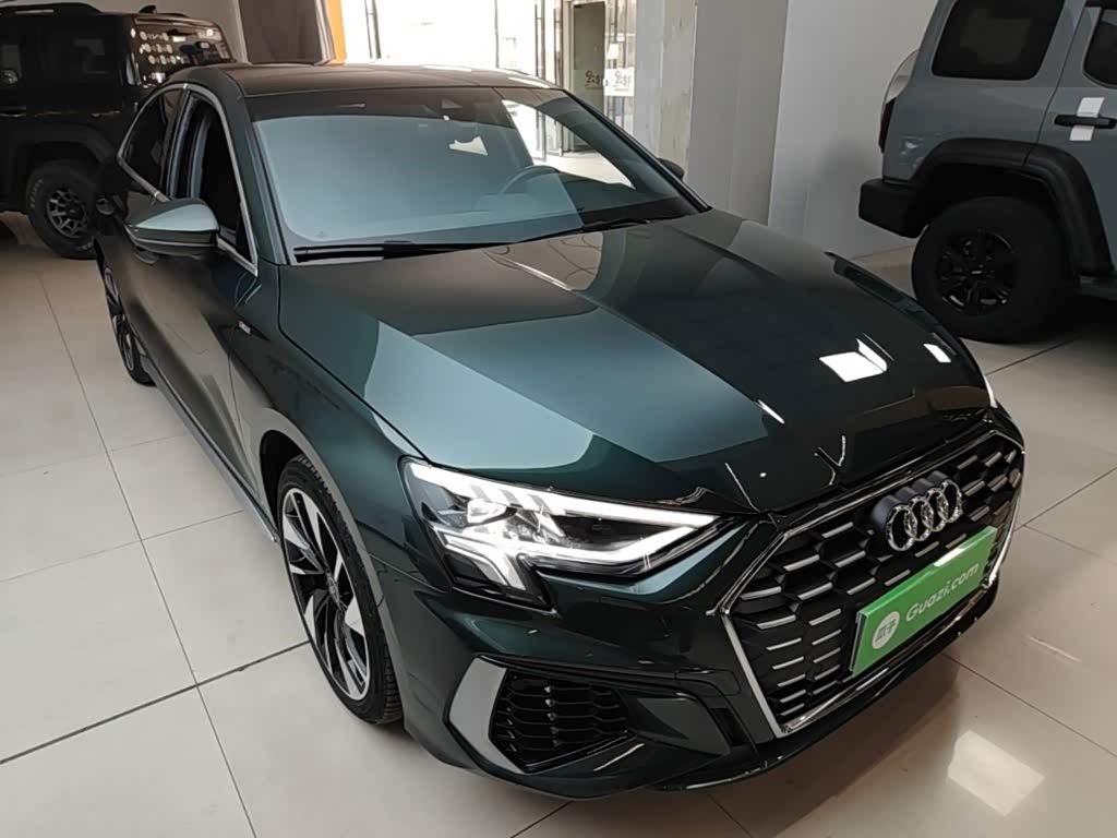 Audi A3 1.4 л 2024 г. Зелёный, пробег 15400 км