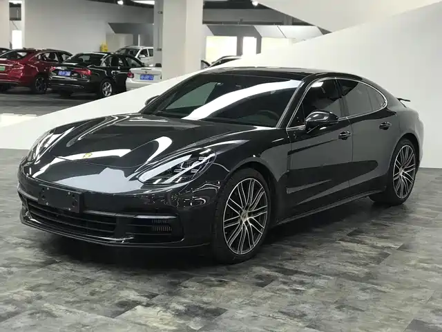 PORSCHE PANAMERA 2020