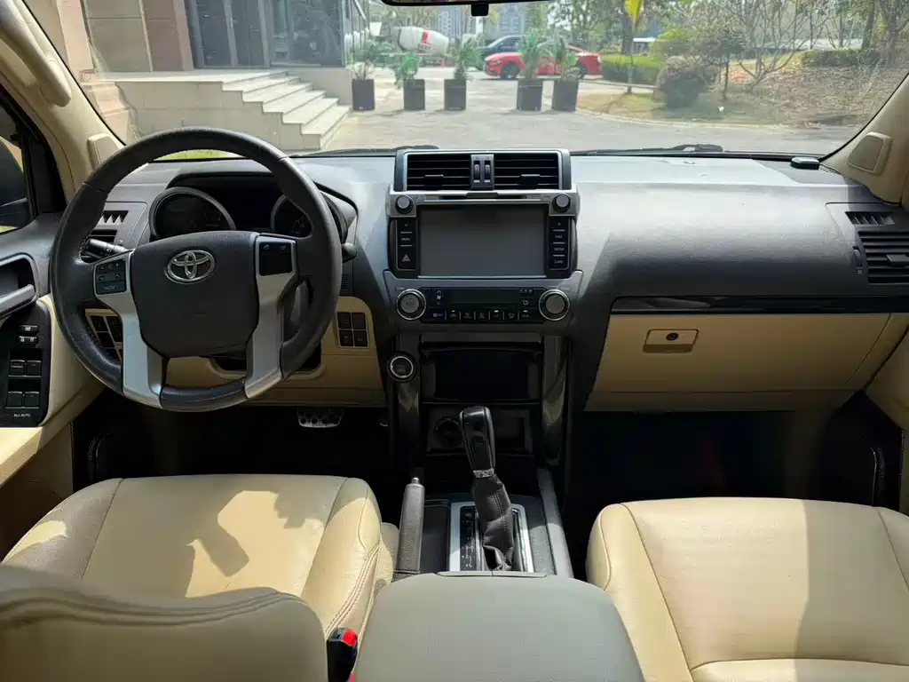 Toyota Land Cruiser Prado 2014 2.7L AT Standard