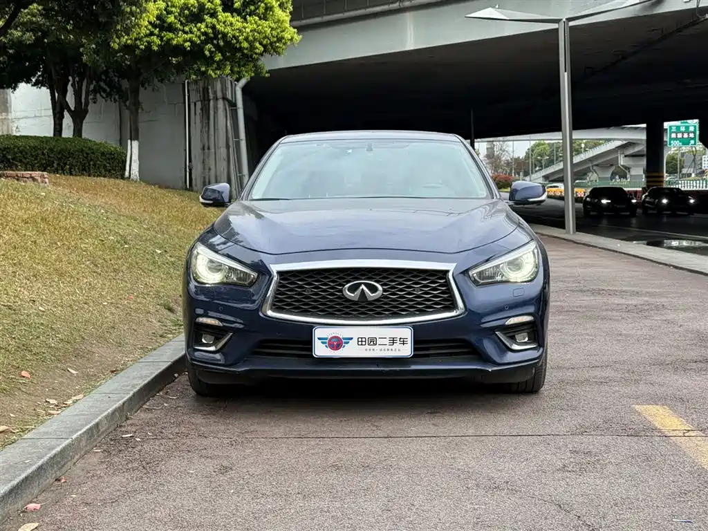 INFINITI Q50L