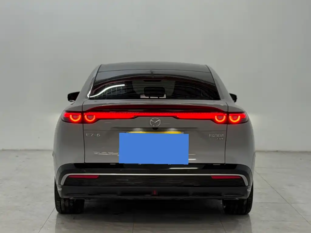 MAZDA EZ 6