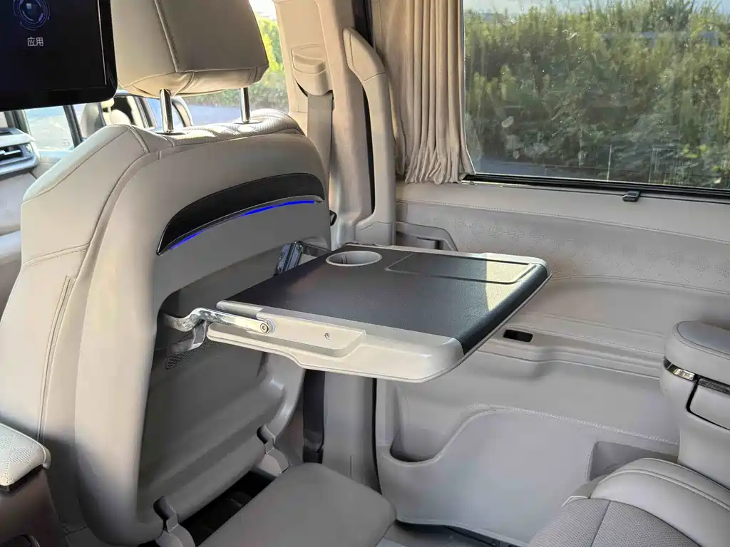 Toyota Sienna — миниатюра 5