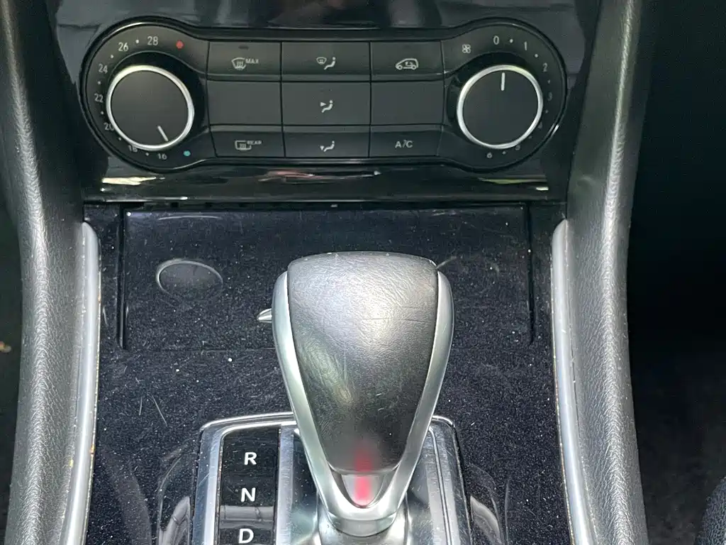 Infiniti QX30 — миниатюра 12