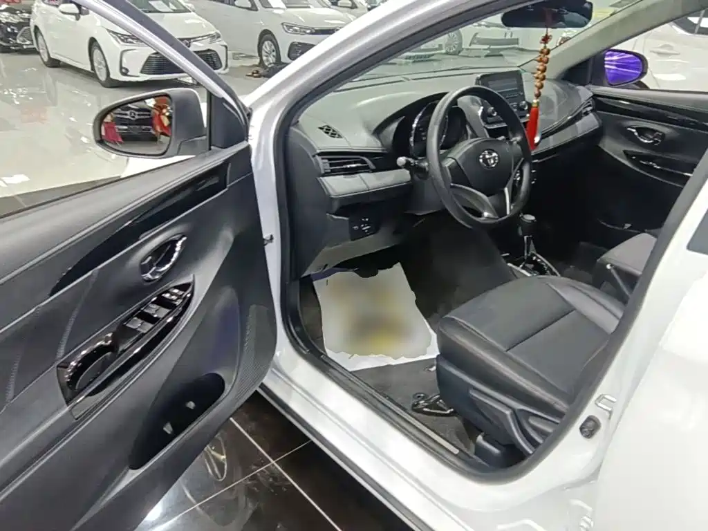 Toyota Yaris L — миниатюра 16