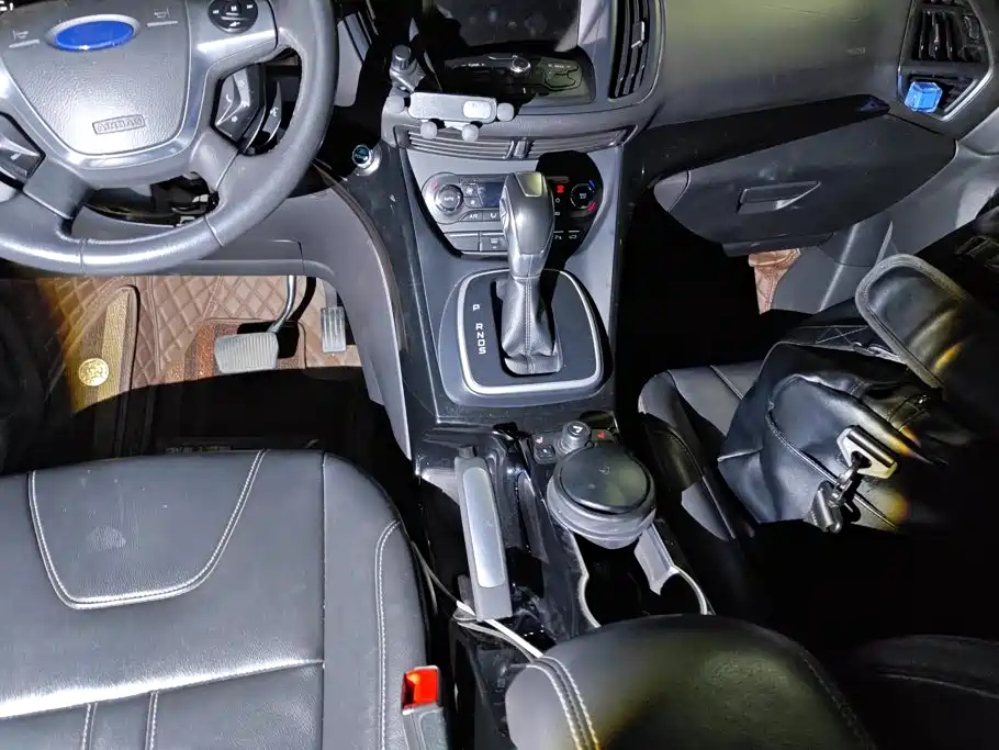 Ford Kuga — миниатюра 16