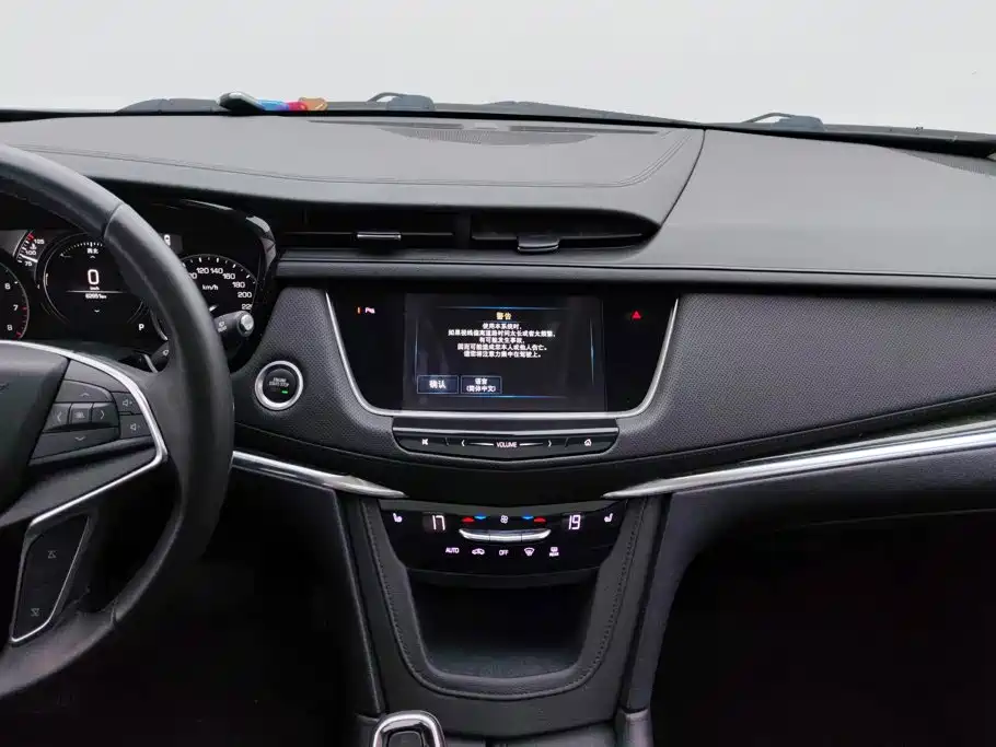 Cadillac XT5 — миниатюра 13