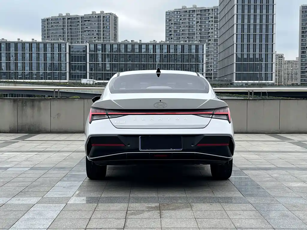 Hyundai Elantra — миниатюра 15