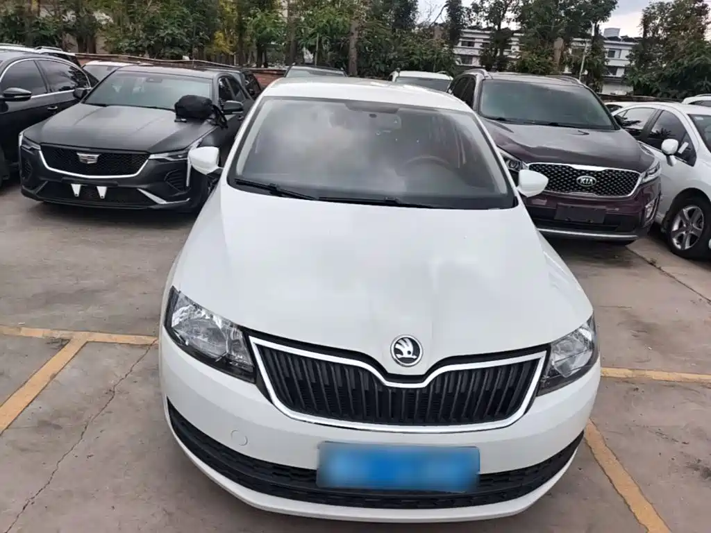 Skoda Rapid Spaceback — миниатюра 3