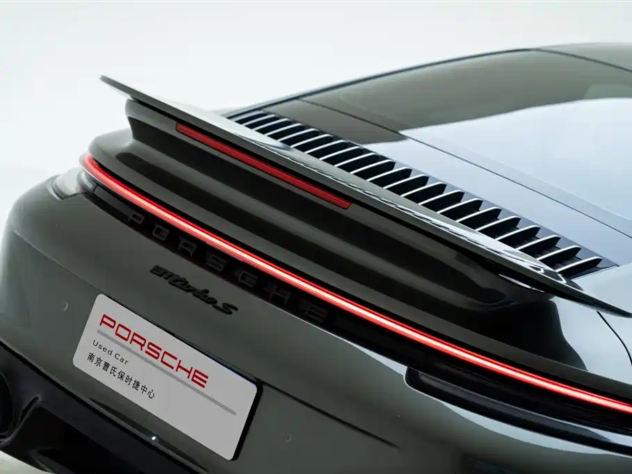 Porsche 911 2022 Turbo S 3.7T