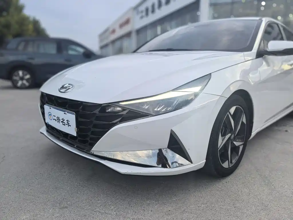Hyundai Elantra — миниатюра 2