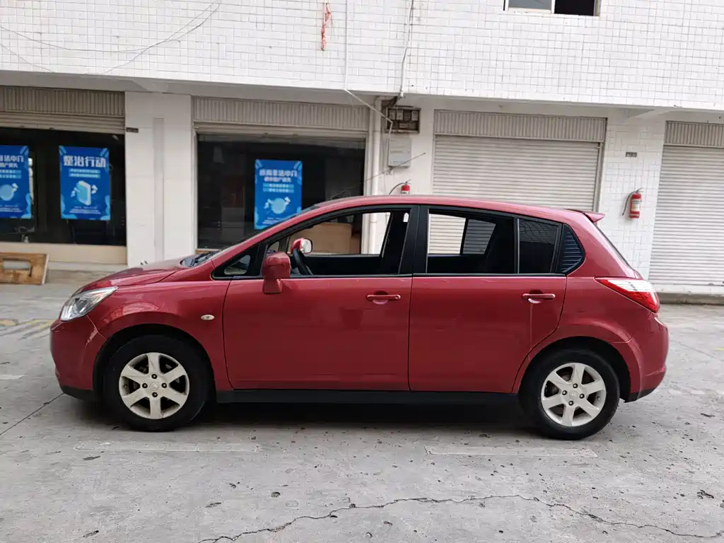 Venucia R50 — миниатюра 5