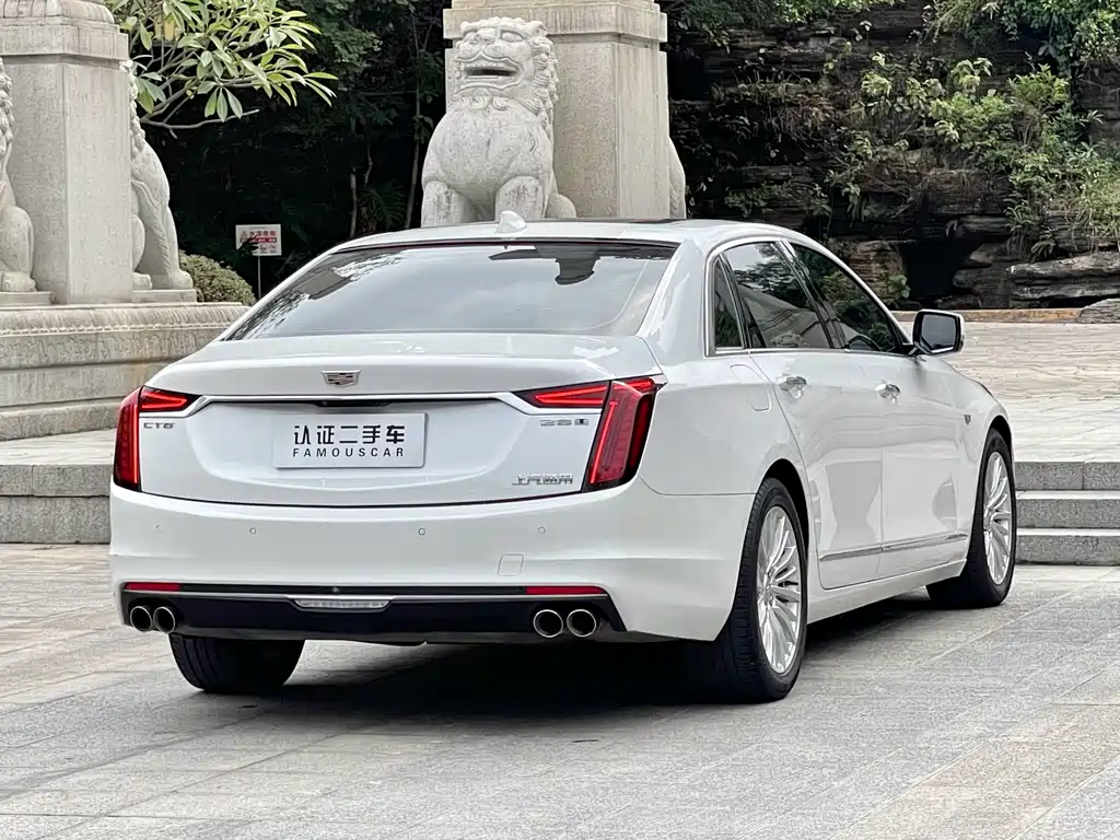 CADILLAC CT6