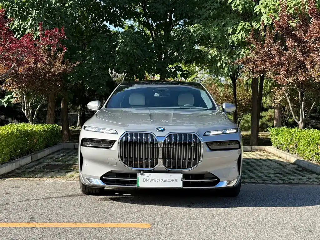 BMW i7 — миниатюра 2