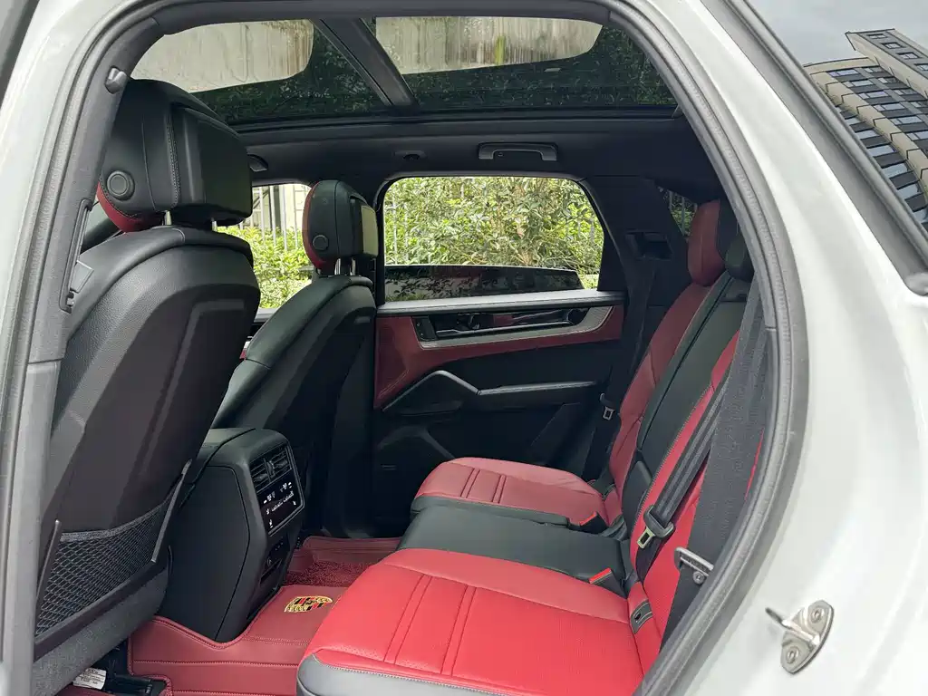 Porsche Cayenne — миниатюра 8