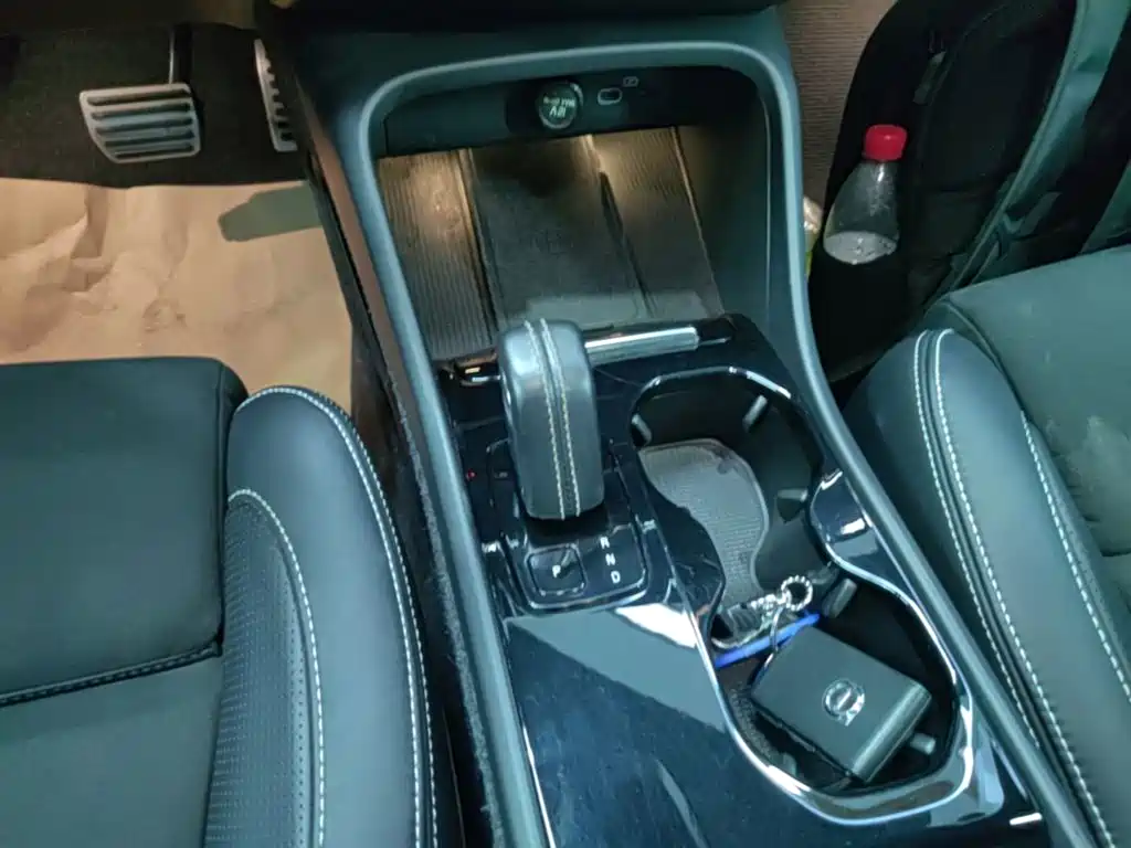 Volvo XC40 NEV — миниатюра 14