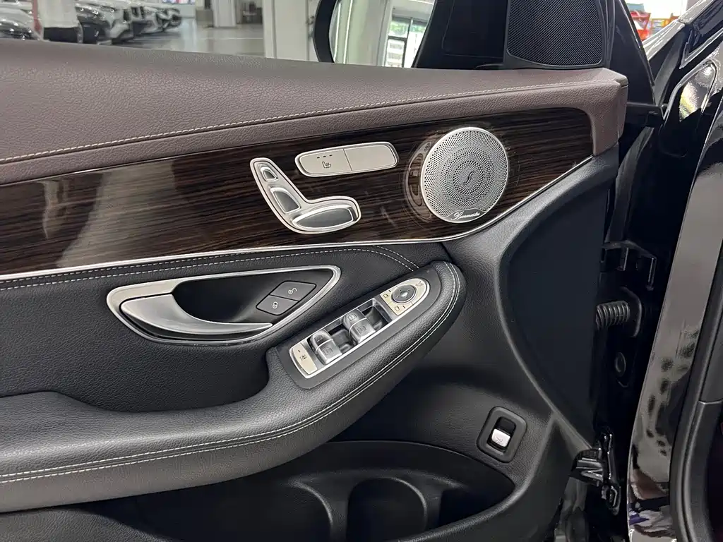 Mercedes-Benz GLC — миниатюра 8
