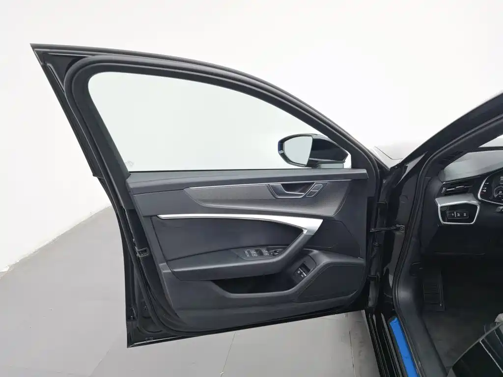 Audi A6L New Energy — миниатюра 8