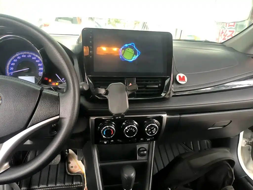 Toyota Yaris L — миниатюра 13