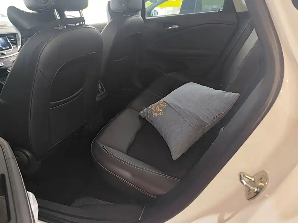 Buick Verano — миниатюра 17