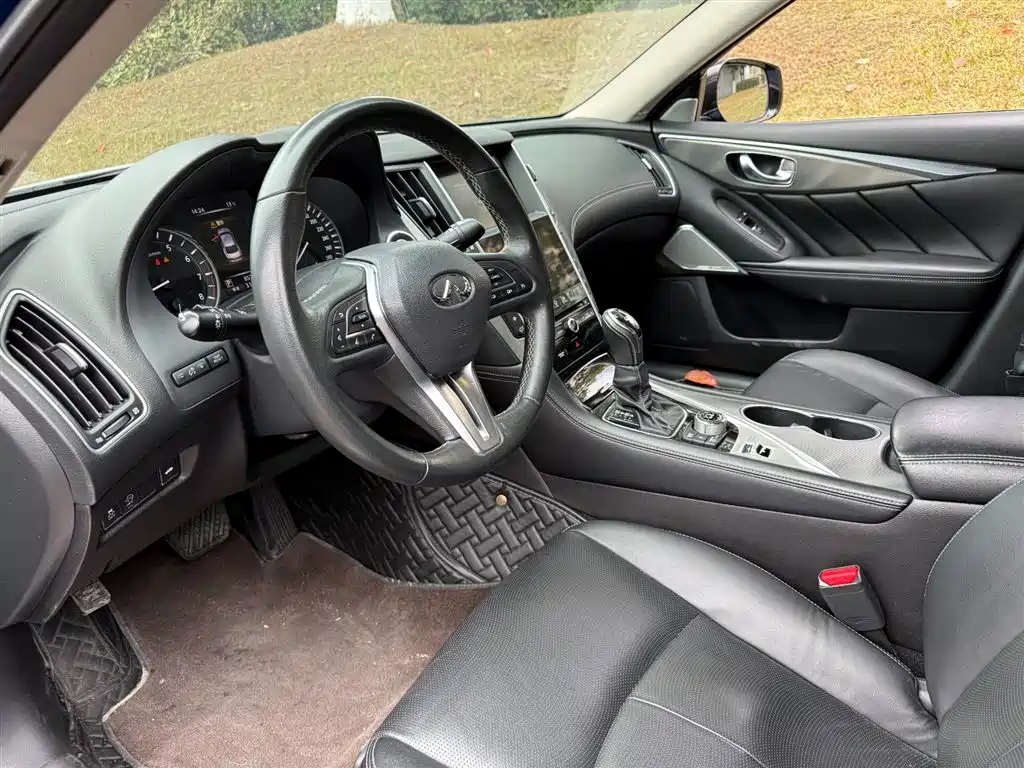 INFINITI Q50L